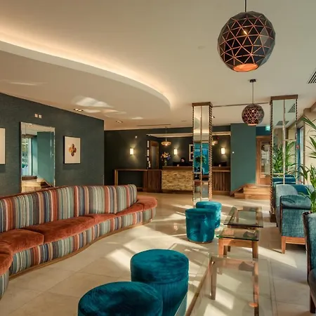 Cross Hotel 4*