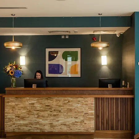 Hotel Cross 4*