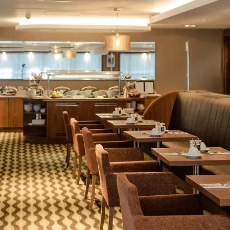 Hotel Cross 4*