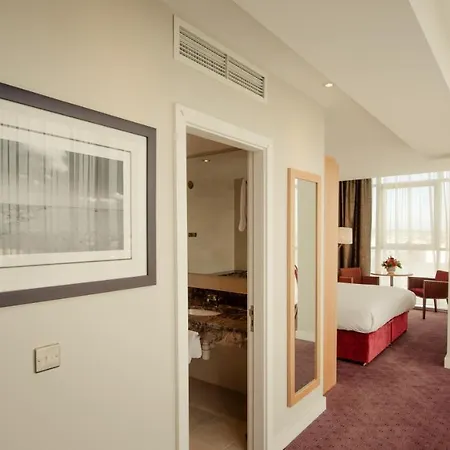 Hotel Cross 4*