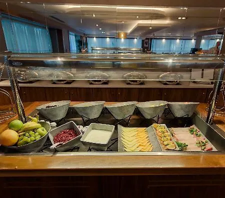 Hotel Cross 4*
