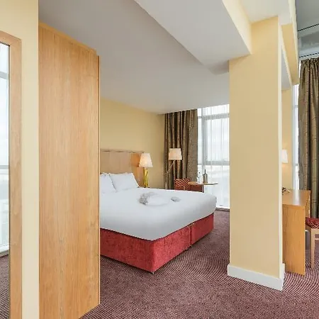 Cross Hotel